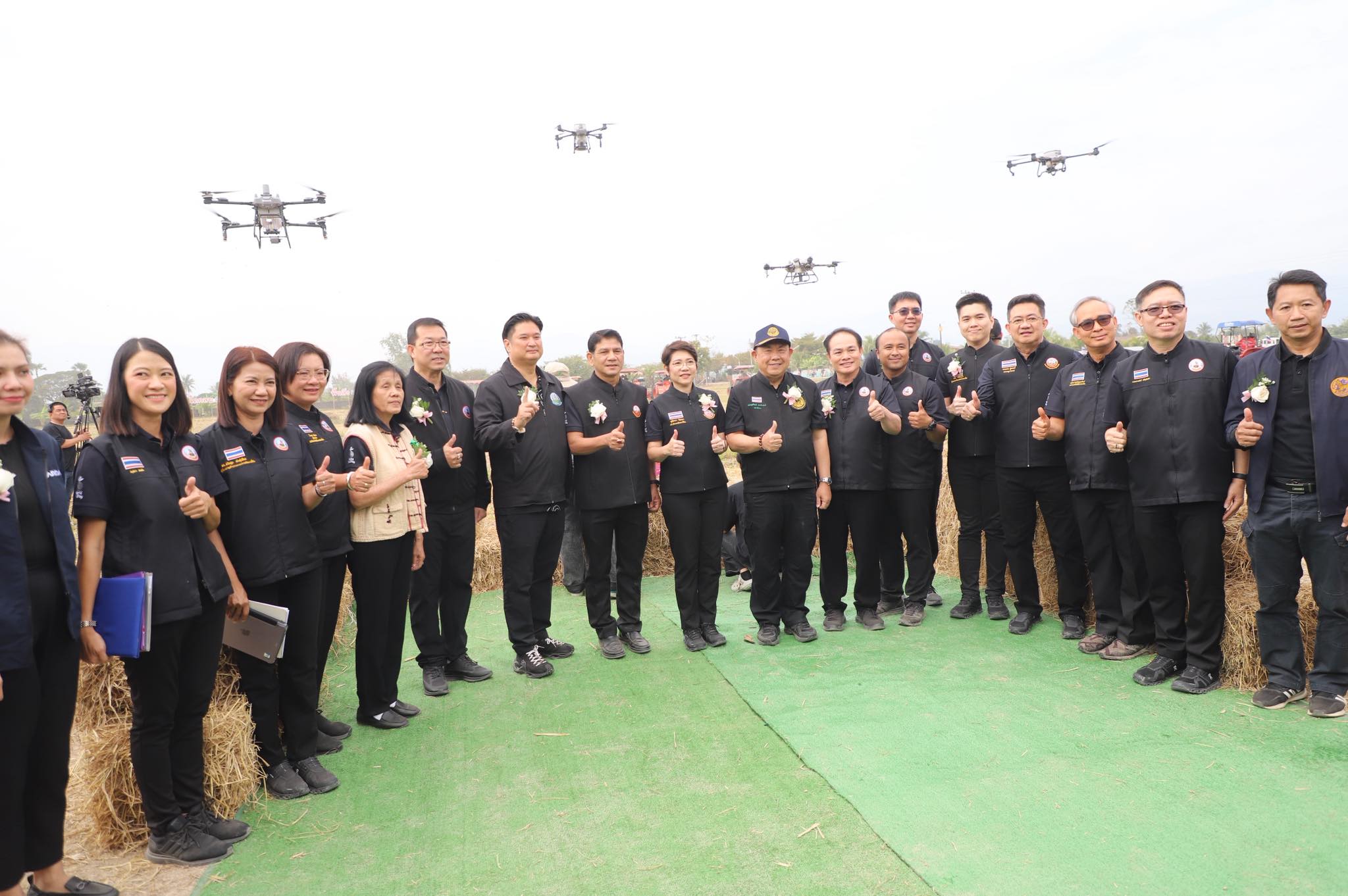 title - เลขาฯ ส.ป.ก. ร่วมงาน “ไถกลบ ตอซัง สร้างดินยั่งยืน ฟื้นสิ่งแวดล้อม”